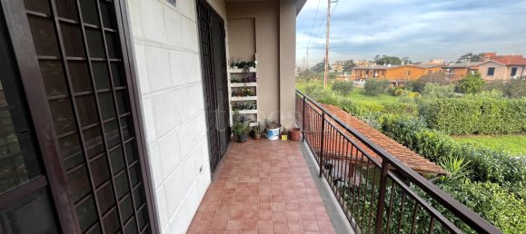 4-salle Appartement à Rome, Italy No. 203928 8