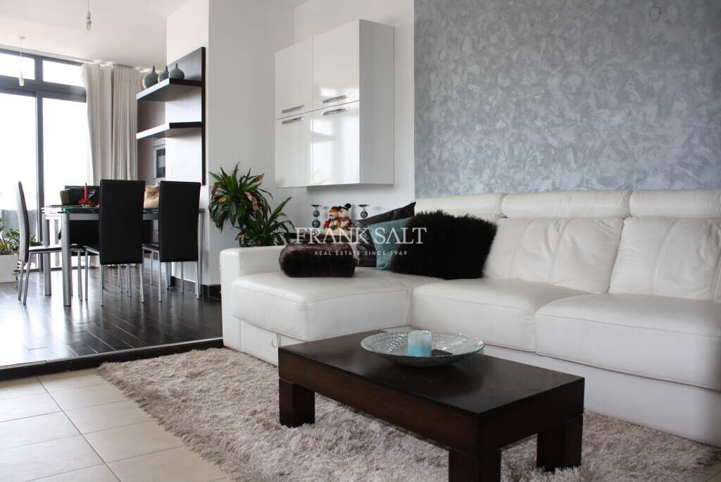 Ático de 1 dormitorio en Msida, Malta No. 8311