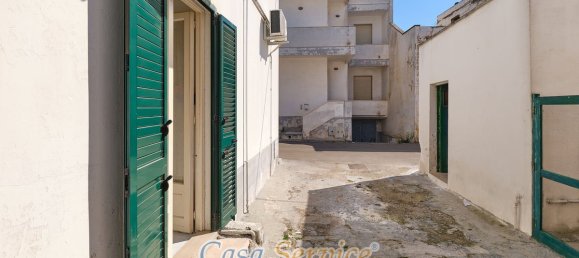 Casa de 2 dormitorios en Taviano, Italy No. 188072 6