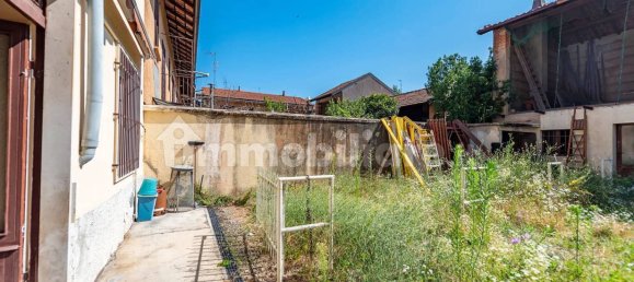 2 bedrooms Villa in Parabiago, Italy No. 307885 10