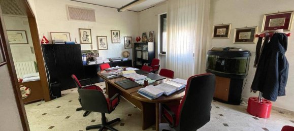 Квартира с 3 спальнями в Фоджа, Италия № 172461 16