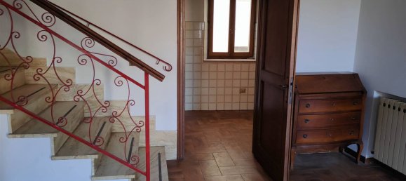5 rooms Apartment in Castiglione d'Orcia, Italy No. 60896 11