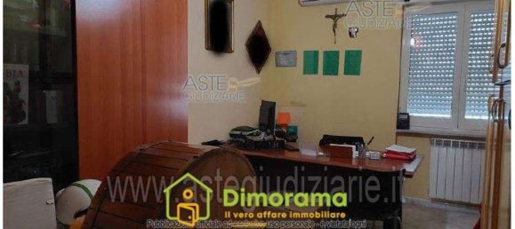 5-Zimmer Wohnung in Naples, Italy, Nr. 10253 6