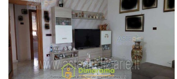 5-Zimmer Wohnung in Naples, Italy, Nr. 10253 2