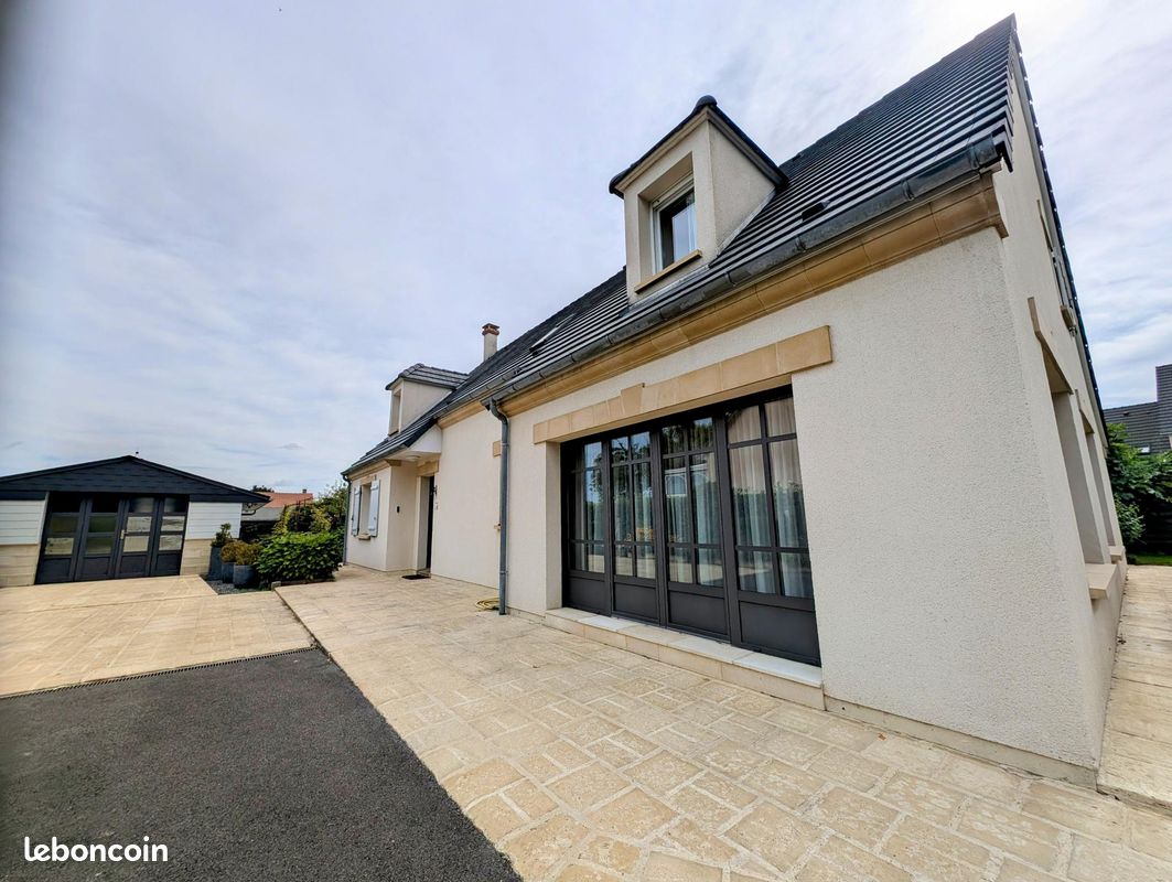 6 bedrooms House in Seine-Maritime, France No. 354243