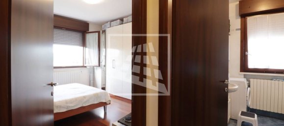 2 rooms Apartment in Reggio Emilia, Italy No. 258983 6