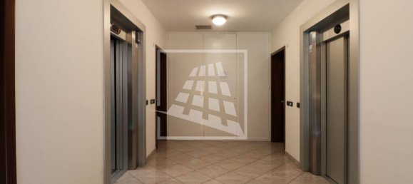 2 rooms Apartment in Reggio Emilia, Italy No. 258983 12