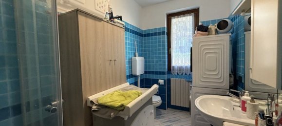 3 rooms Apartment in Viadanica, Italy No. 64750 24