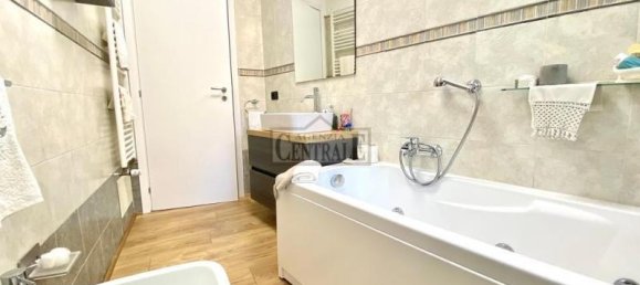 Квартира с 4 комнатами в Санремо, Италия № 227416 12