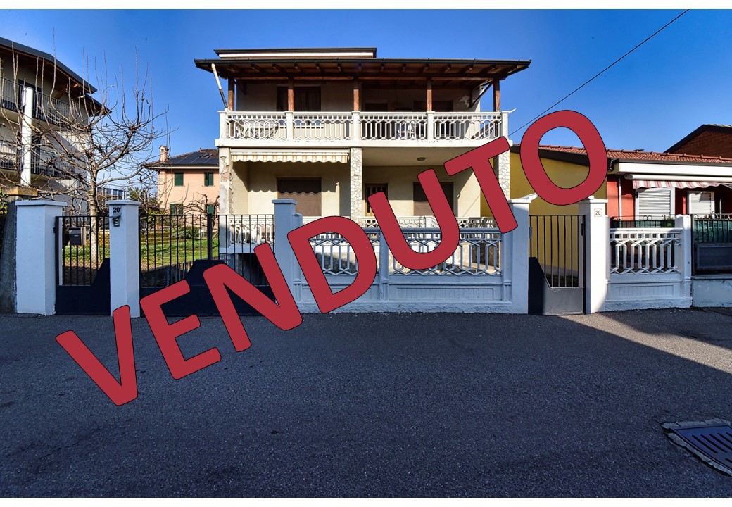 Вилла с 4 спальнями в Падерно Дуньяно, Италия № 126484