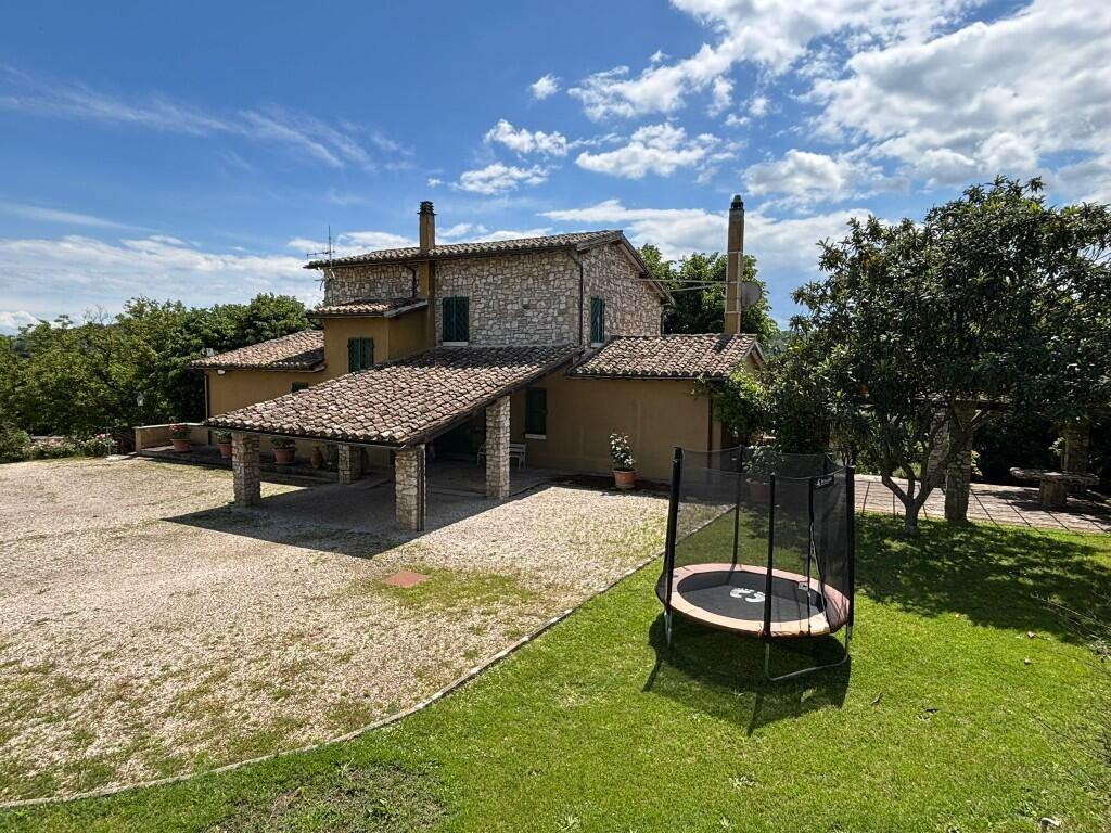6 bedrooms Villa in Orte, Italy No. 381077