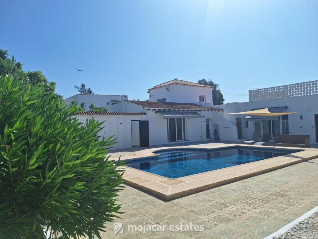 3 bedrooms Villa in Cuevas del Almanzora, Spain No. 166997
