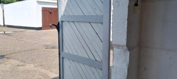 موقف سيارات في Rostock, Germany رقم 240554 9