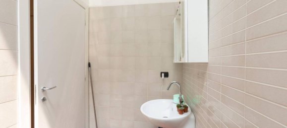 4-Zimmer Villa in Milan, Italy, Nr. 243747 12