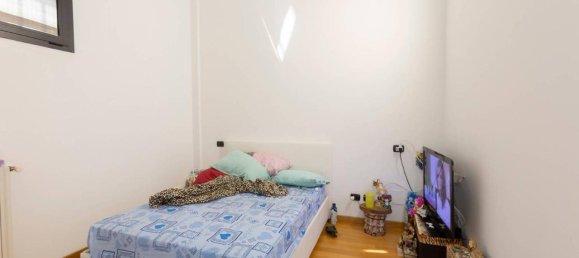 4-Zimmer Villa in Milan, Italy, Nr. 243747 8