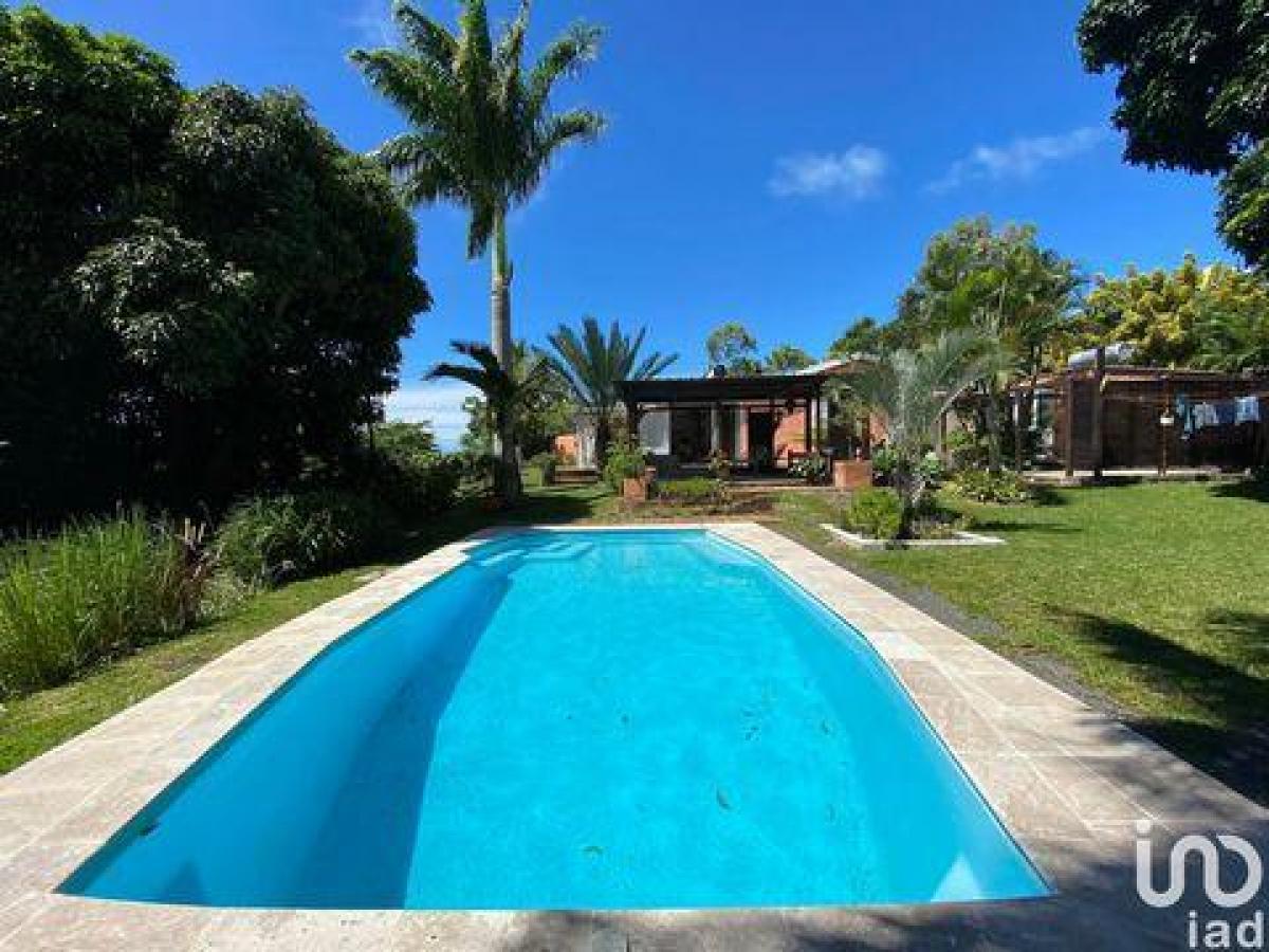 4 bedrooms House in La Montagne, France No. 9809