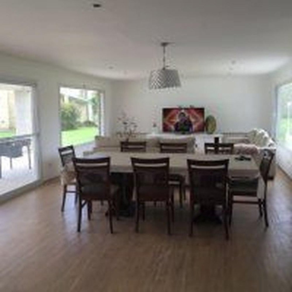 4 bedrooms House in Mar del Plata, Argentina No. 81267