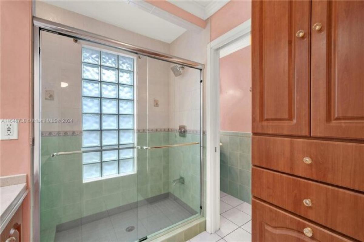 Дом с 3 спальнями в Майами, США № 277958