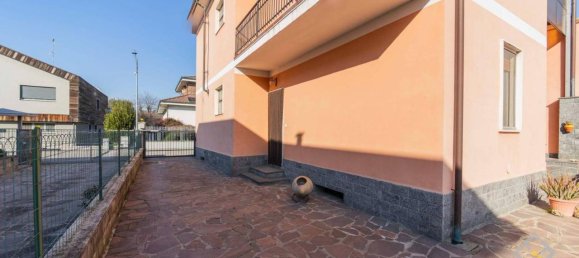 6غرفة فيلا في Novara, Italy رقم 25823 2