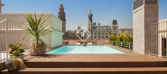 3 bedrooms Penthouse in Ciutat Vella, Spain No. 169081 3