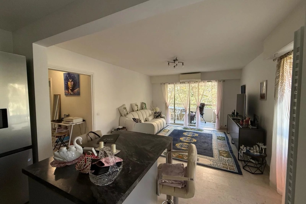 2 rooms Apartment in Cannes, France No. 322620