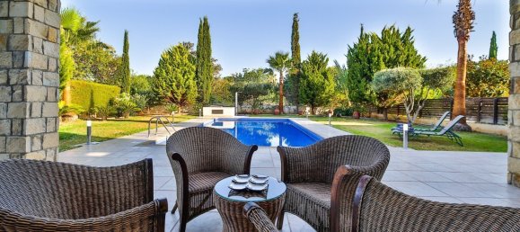 4 bedrooms House in Chloraka, Cyprus No. 9789 4