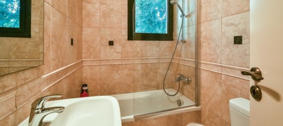 4 bedrooms House in Chloraka, Cyprus No. 9789 11