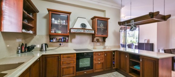 4 bedrooms House in Chloraka, Cyprus No. 9789 8