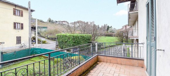 4 bedrooms House in Tavernerio, Italy No. 4037 13