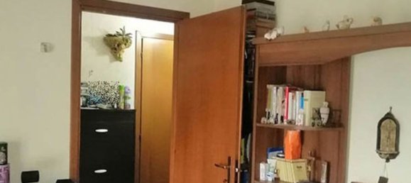 3 rooms Apartment in Rome, Italy No. 219225 3