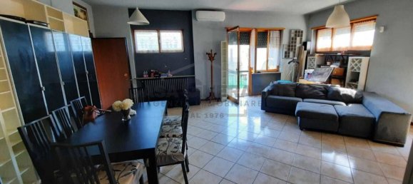 Квартира с 3 спальнями в Бергамо, Италия № 374992 5