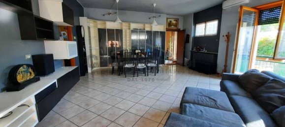 Квартира с 3 спальнями в Бергамо, Италия № 374992 3