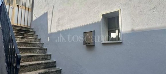5 bedrooms House in Capriglia Irpina, Italy No. 333892 3