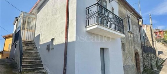 5 bedrooms House in Capriglia Irpina, Italy No. 333892 2