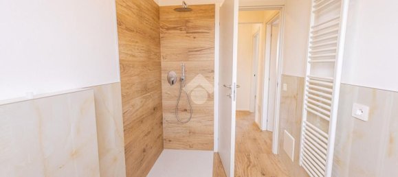 4 bedrooms Apartment in Vicenza, Italy No. 340799 6