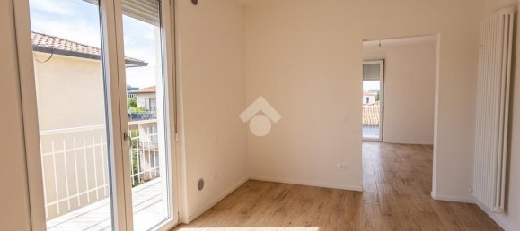 4 bedrooms Apartment in Vicenza, Italy No. 340799 3