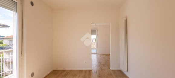 4 bedrooms Apartment in Vicenza, Italy No. 340799 5