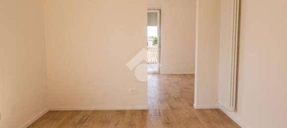 4 bedrooms Apartment in Vicenza, Italy No. 340799 9