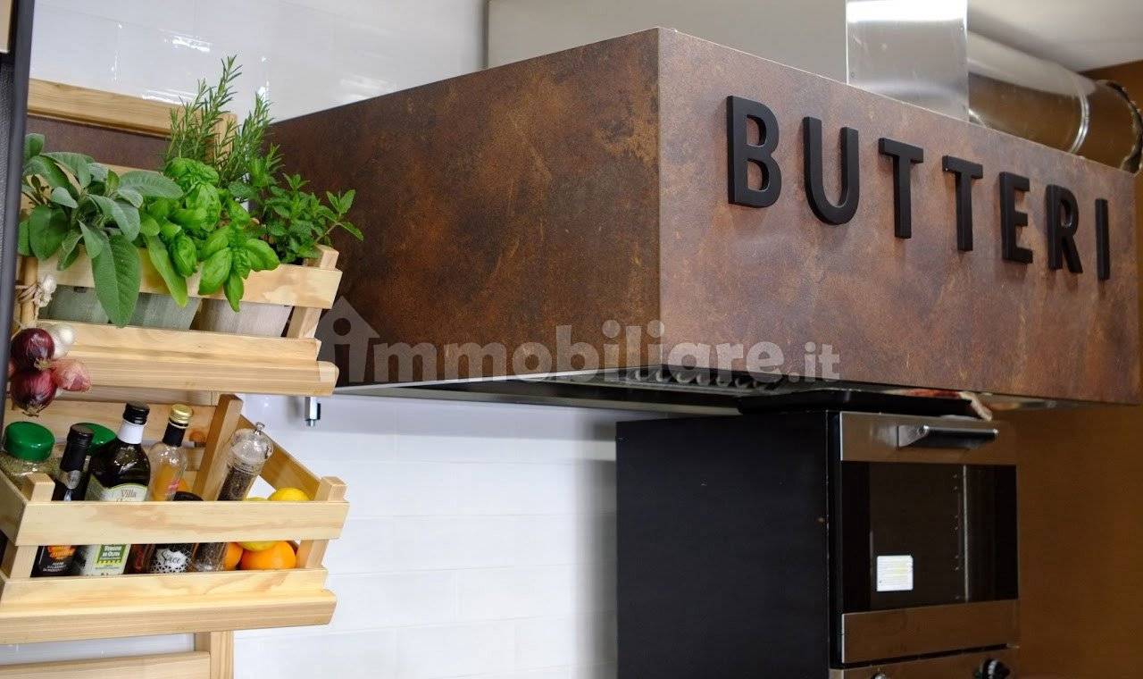 1غرفة عقار تجاري في Aprilia, Italy رقم 267434