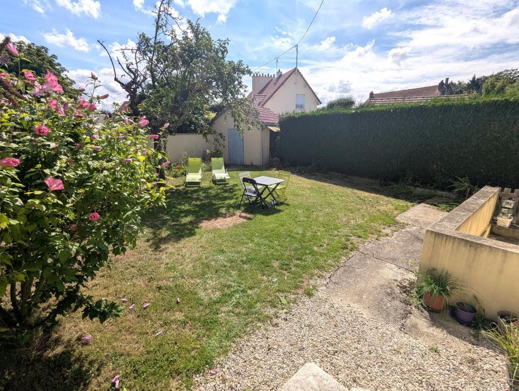 3 bedrooms House in Mondeville, France No. 295382