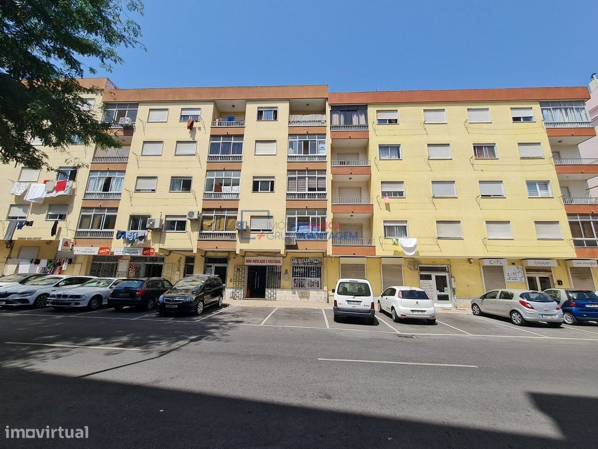 Apartamento T2 em Rio de Mouro, Portugal N.º 299128