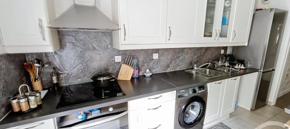 2 bedrooms Apartment in Suresnes, France No. 175004 3