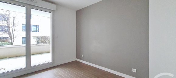 2 bedrooms Apartment in Suresnes, France No. 175004 5