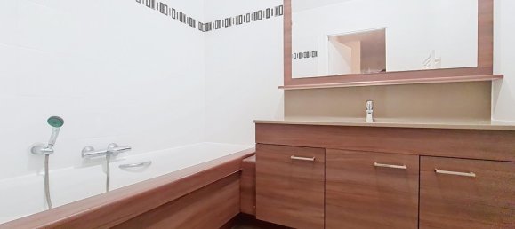 2 bedrooms Apartment in Suresnes, France No. 175004 7