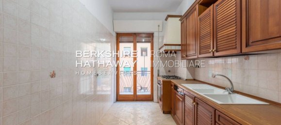 3 bedrooms Apartment in Rome, Italy No. 374175 8