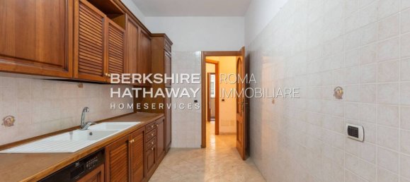 3 bedrooms Apartment in Rome, Italy No. 374175 7