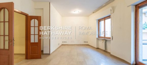 3 bedrooms Apartment in Rome, Italy No. 374175 2