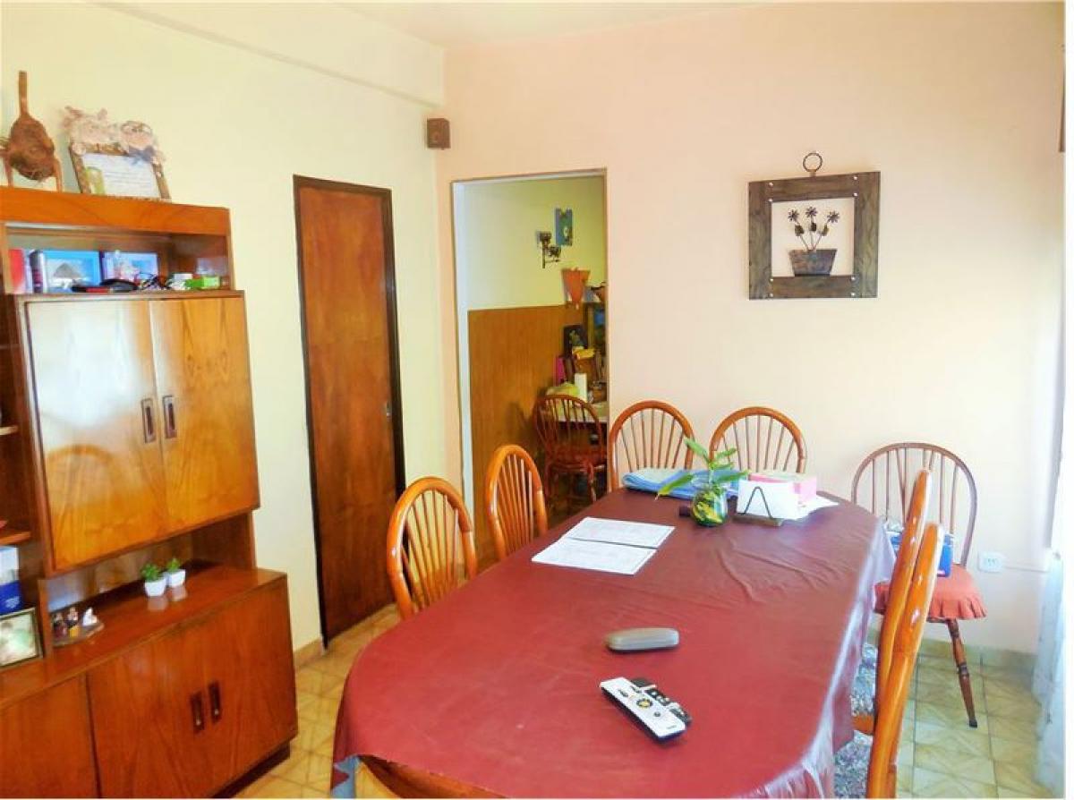 4 bedrooms House in Almirante Brown, Argentina No. 67509