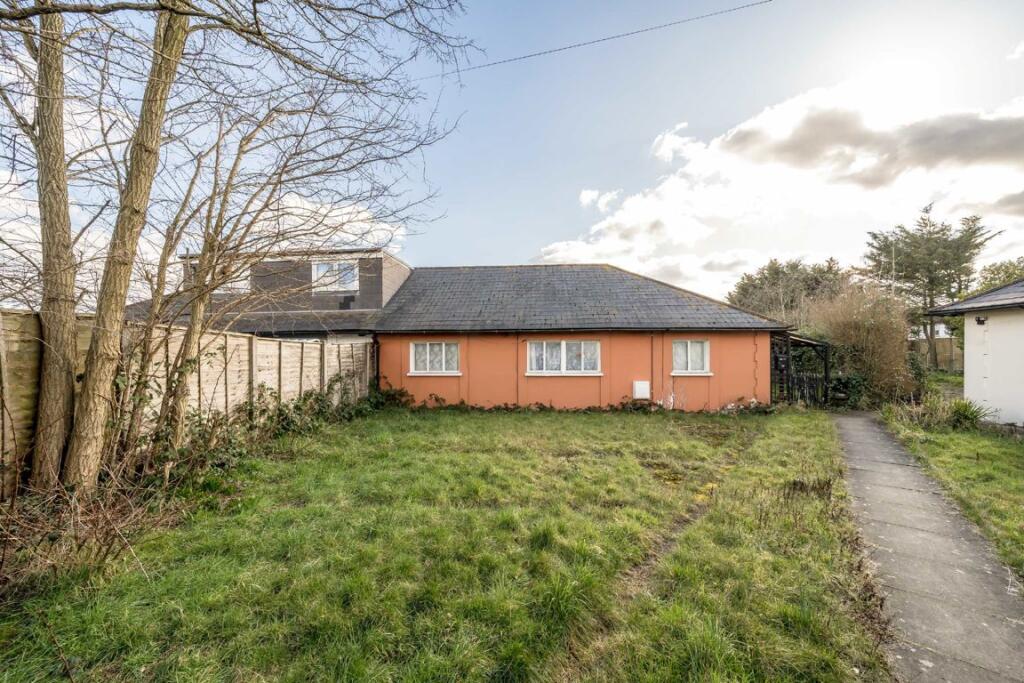 3 bedrooms Bungalow in Acton, United Kingdom No. 10005