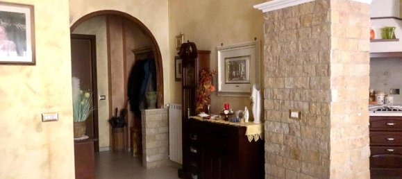 3 rooms Apartment in Pomezia, Italy No. 153965 3